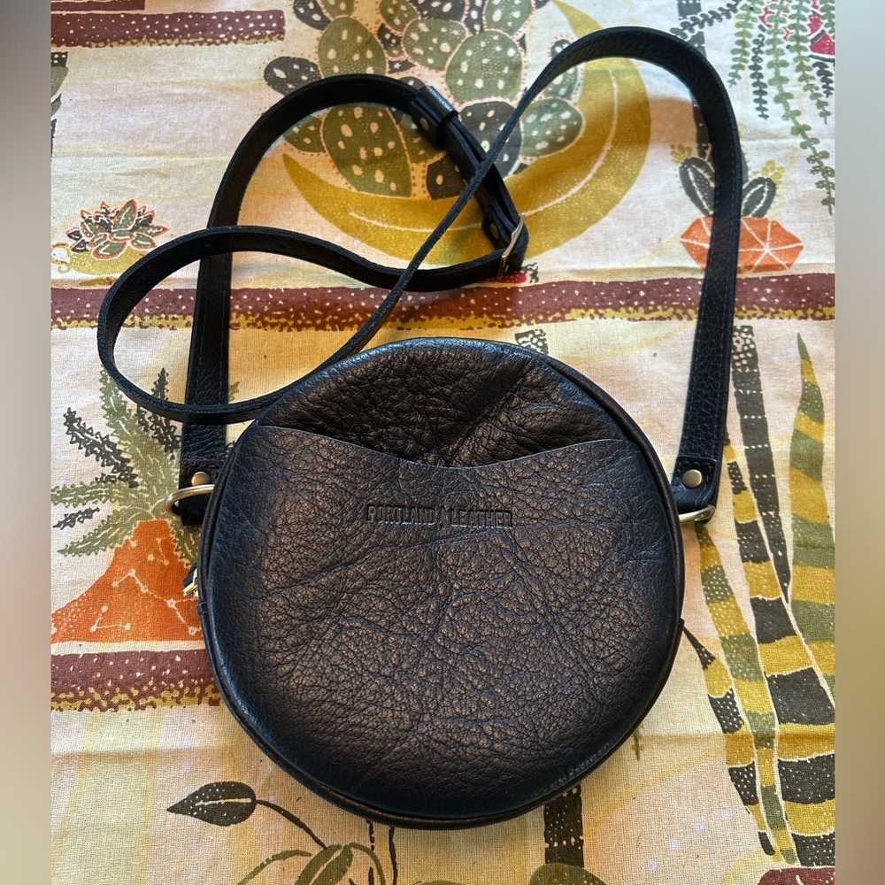 Portland Leather Goods Small Circle Crossbody Bag